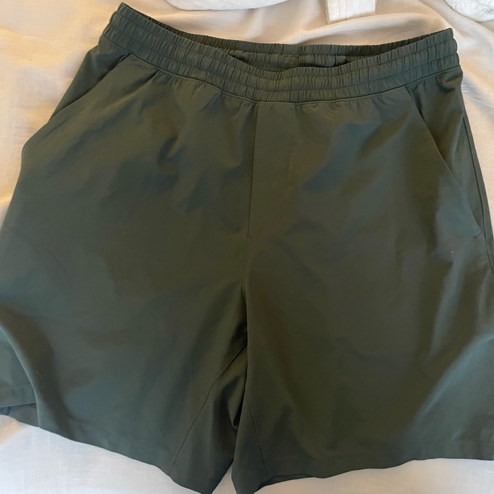 Lululemon men’s pace breaker shorts